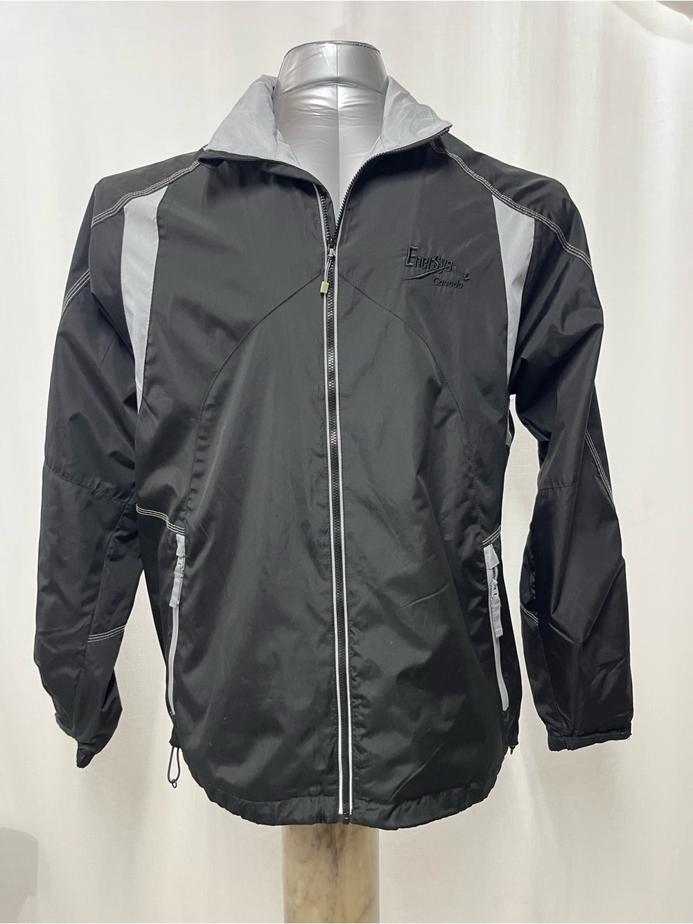 Lightweight Black & Gray Men's large Windbreaker Jacket with chest logo 1725
